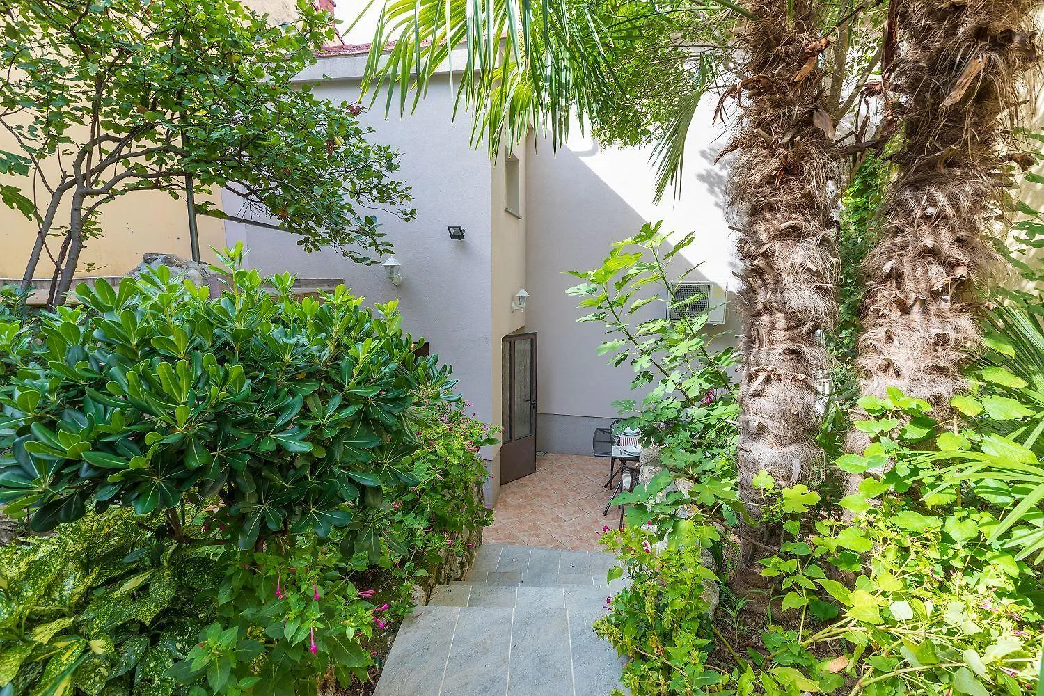 Nur 100 Meter Zum Sandstrand Mit Mediterranem Garten Crikvenica Holiday home