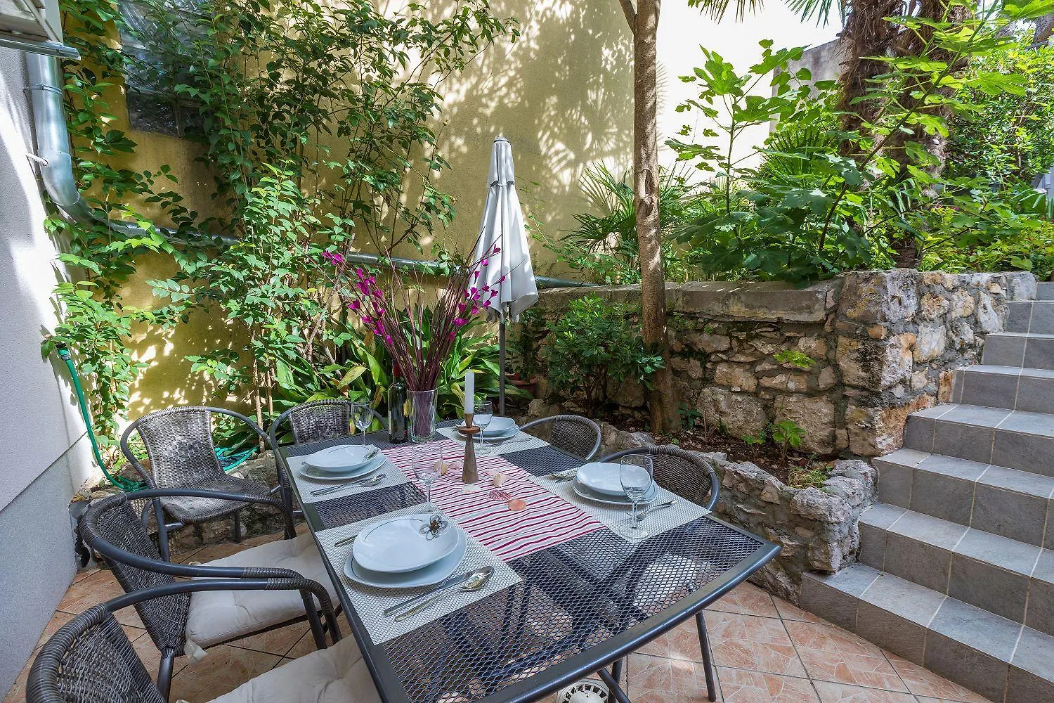 Nur 100 Meter Zum Sandstrand Mit Mediterranem Garten Crikvenica