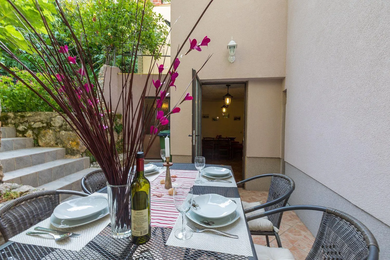 Nur 100 Meter Zum Sandstrand Mit Mediterranem Garten Crikvenica